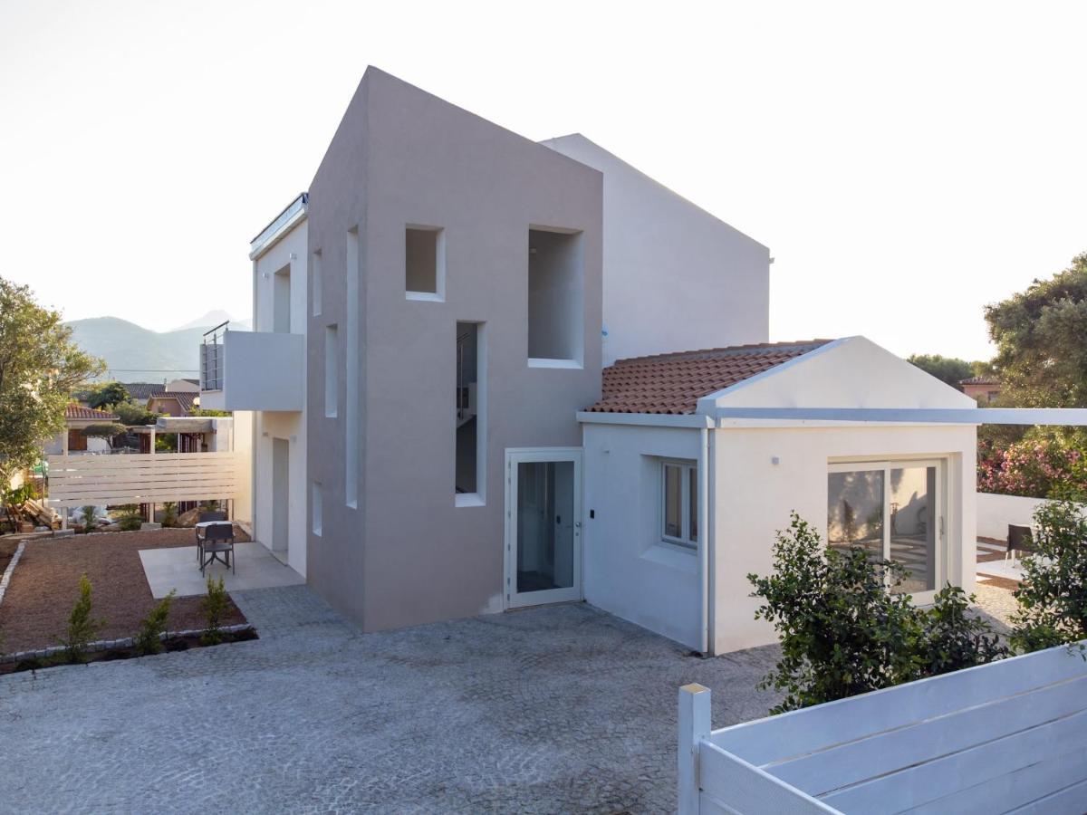 Villa Est San Teodoro  Eksteriør bilde
