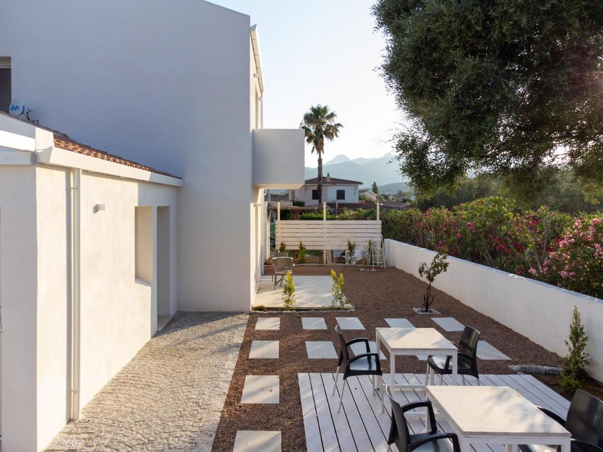 Villa Est San Teodoro  Eksteriør bilde