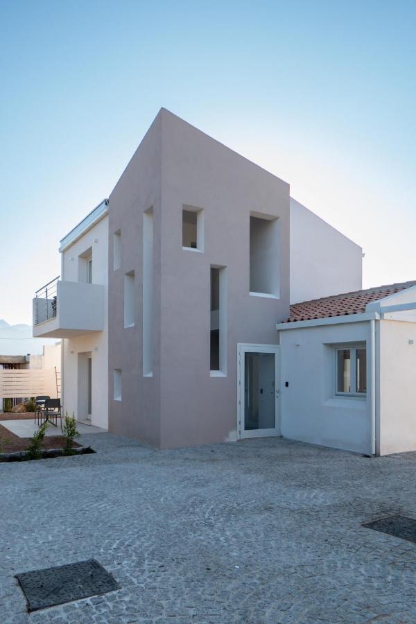 Villa Est San Teodoro  Eksteriør bilde