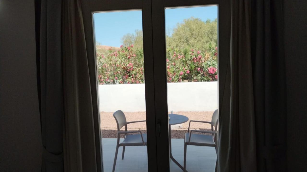 Villa Est San Teodoro  Eksteriør bilde